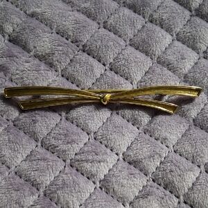 Monet Gold Textured Hair Clip